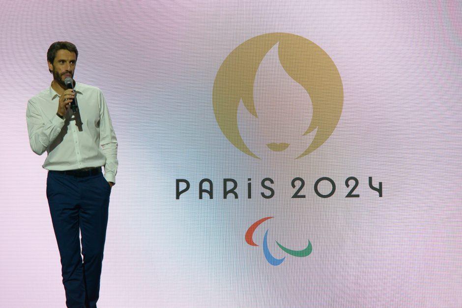 Pristatytas 2024 metų Olimpiados logotipas, vaizduojantis auksinę Marianą