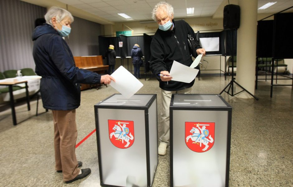 Rinkimų dieną prie balsadėžių traukiantys kauniečiai pasidalijo įspūdžiais
