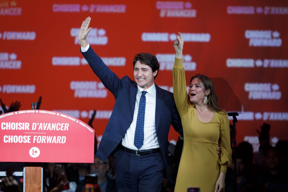 Kanadoje premjero J. Trudeau liberalai laimėjo rinkimus, bet jų pozicijos susilpnėjo