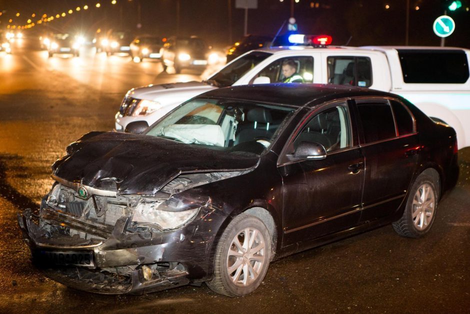 Savaitgalį šalies keliuose pasipylė avarijos: žuvo vienas žmogus, sužeista – aštuoni