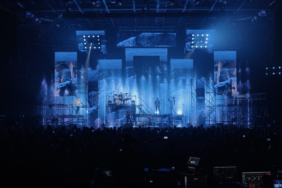 Klaipėdoje įvyko A. Mamontovo koncertas „Kitoks pasaulis“: muzika – 100 fontanų fone