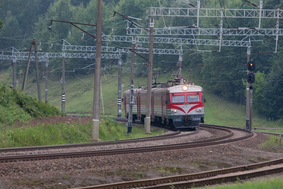Vilniuje traukinys partrenkė vyrą