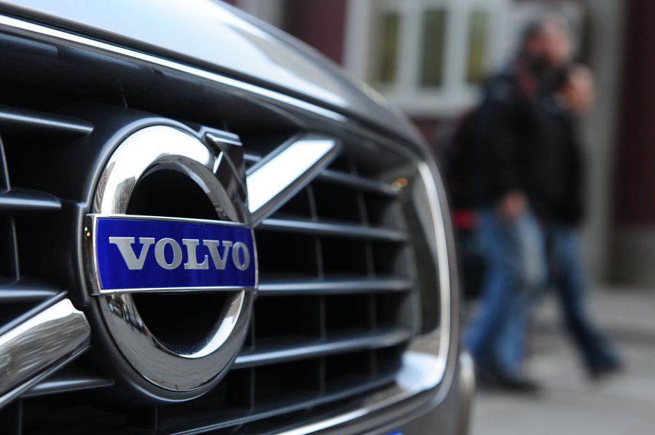 „Volvo“ dėl koronaviruso pandemijos padarinių atleis 4,1 tūkst. darbuotojų