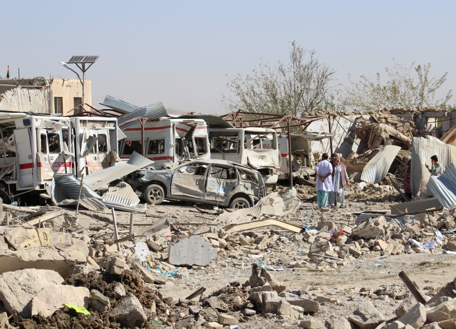 Galingas sprogimas Afganistane: sužeista beveik šimtas žmonių