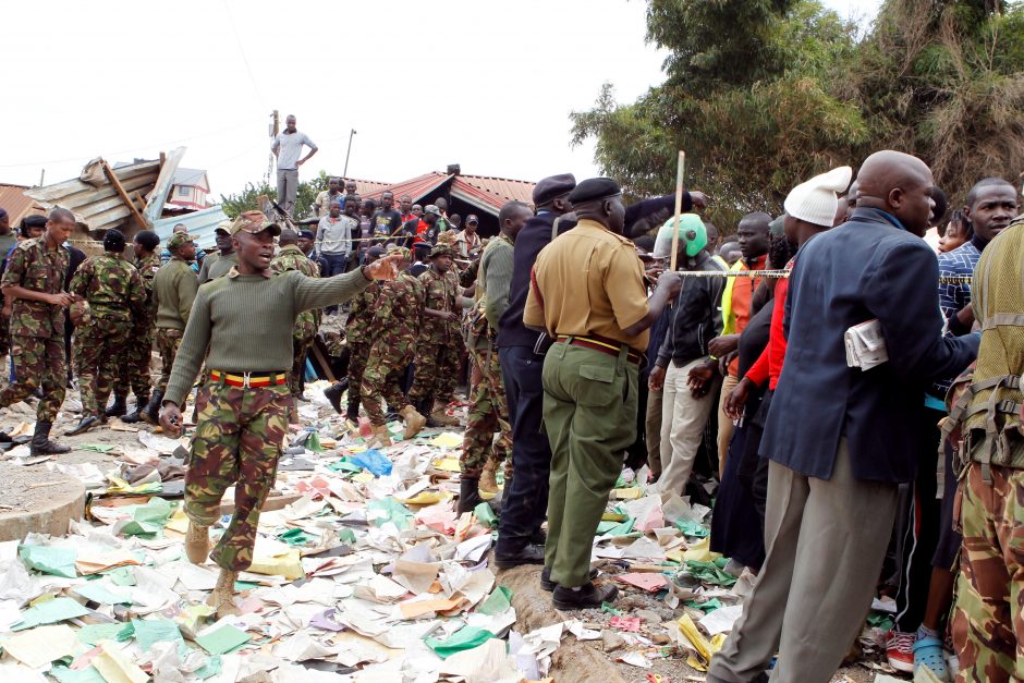 Kenijos sostinėje sugriuvo mokykla: žuvo septyni vaikai, dešimtys sužeista