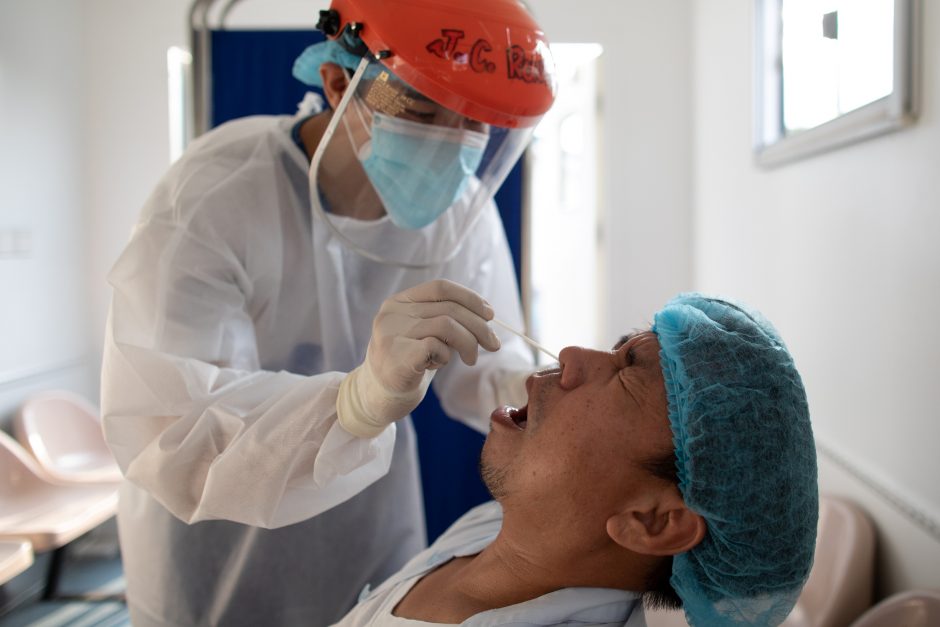 Filipinuose koronavirusu užsikrėtė daugiau nei 1 tūkst. medicinos darbuotojų, 26 mirė