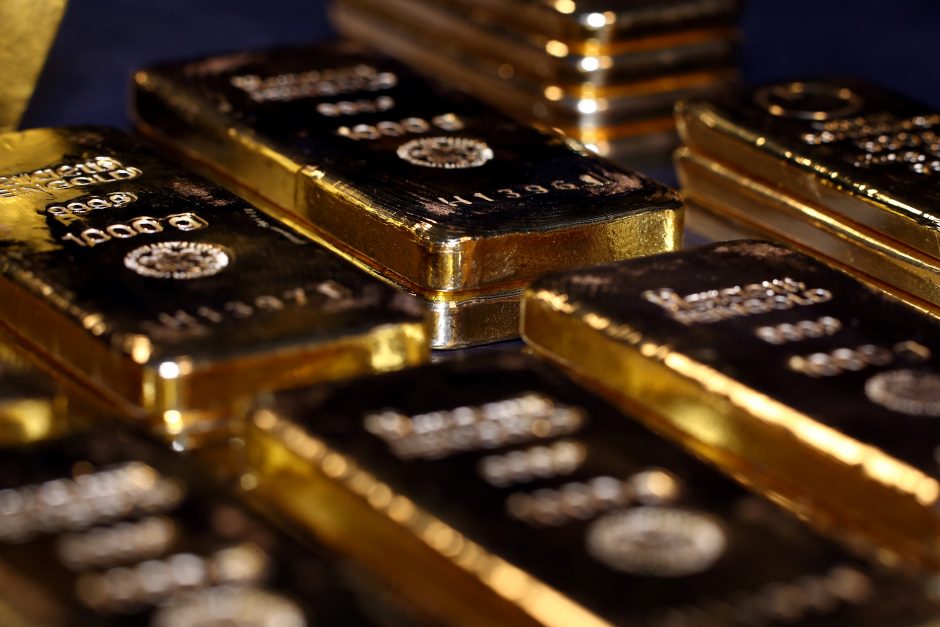Lenkijos centrinis bankas pirks 100 tonų aukso