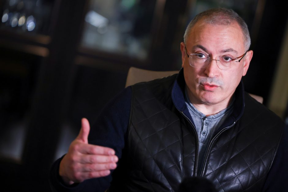 Rusijos policija surengė kratas M. Chodorkovskio remiamų organizacijų būstinėse
