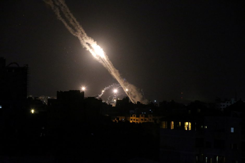 Izraelio smūgių Gazos Ruože aukų skaičius viršijo 100