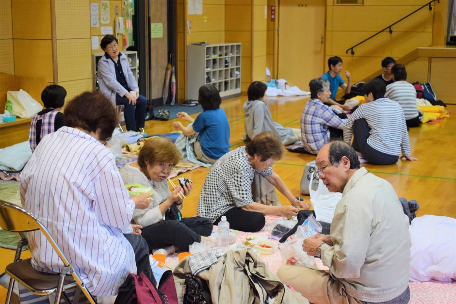 Stiprios liūtys talžo Japoniją: daugiau kaip milijonas žmonių priversti evakuotis