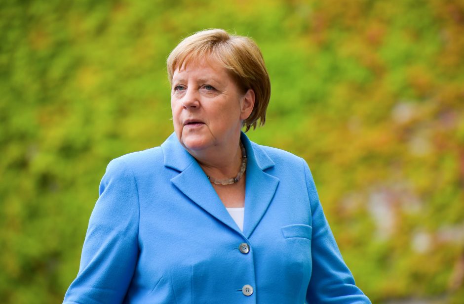 Istorija kartojasi: A. Merkel ištiko trečias per mėnesį drebulio priepuolis
