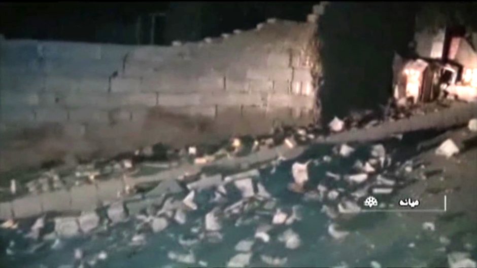 Irane per žemės drebėjimą žuvo mažiausiai penki žmonės, apie 120 sužeista