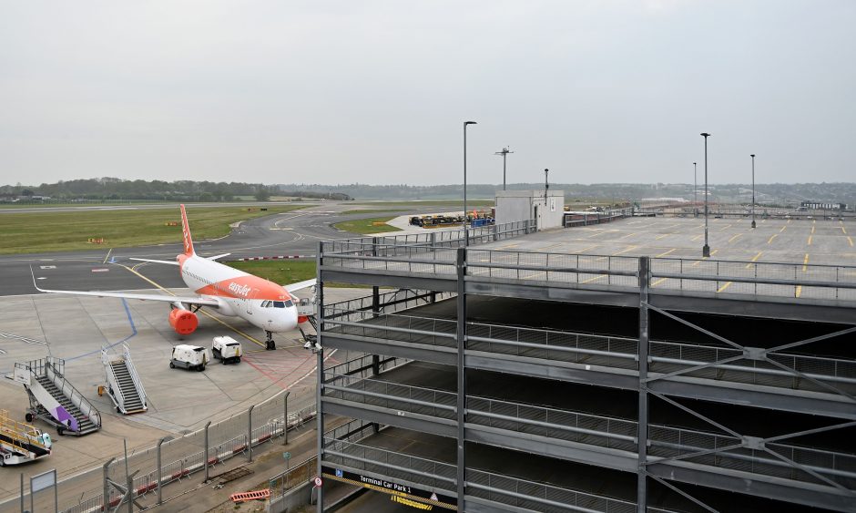 Birželio pabaigoje veiklą atnaujins Londono Sičio oro uostas
