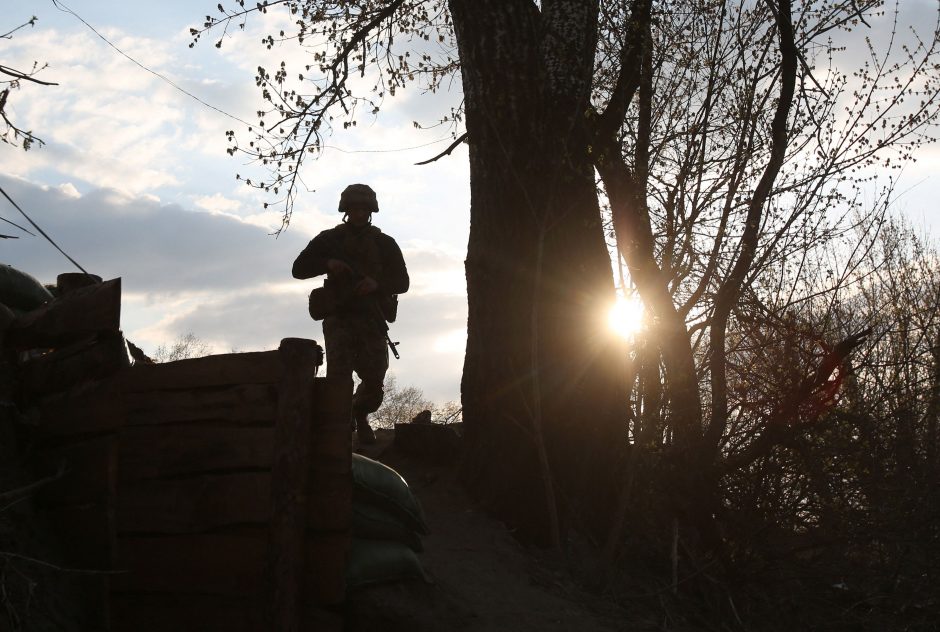 Gynybos ministras: Rusija penktadienį baigia karines pratybas prie Ukrainos sienų ir Kryme