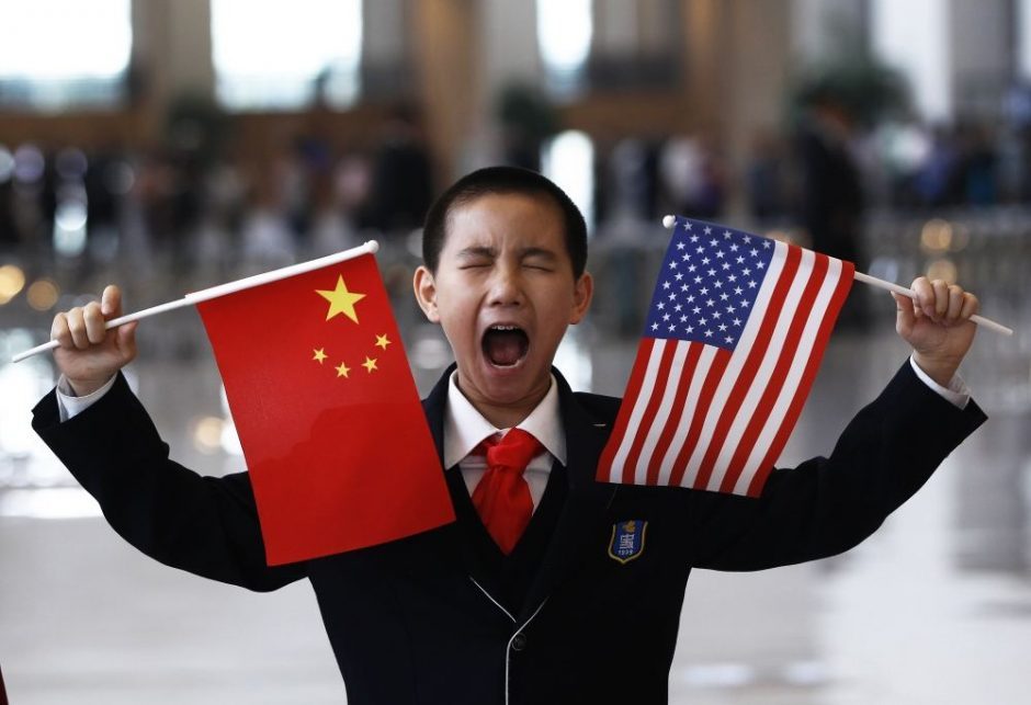 Kinija grasina JAV atsakomosiomis priemonėmis už naujus muitus