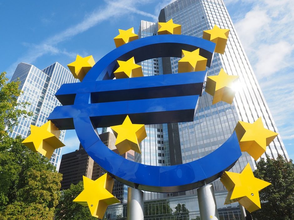 Bankų asociacija kreipėsi į ECB dėl finansų rinkos dalyvių mokesčio