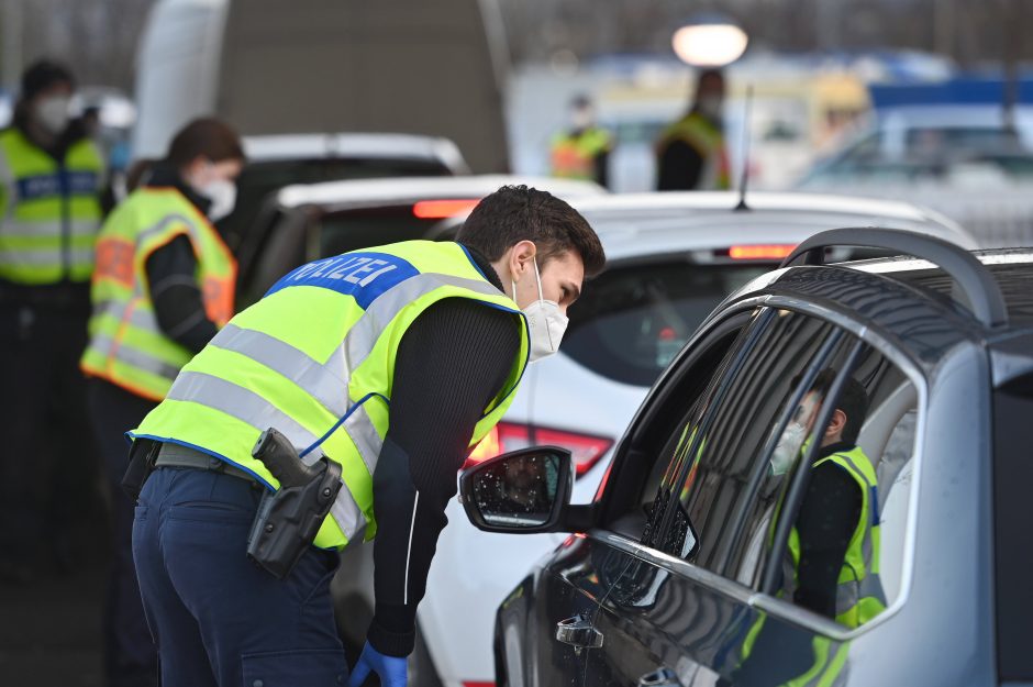 Augant migrantų skaičiui, Austrija stiprina savo pasienio kontrolę