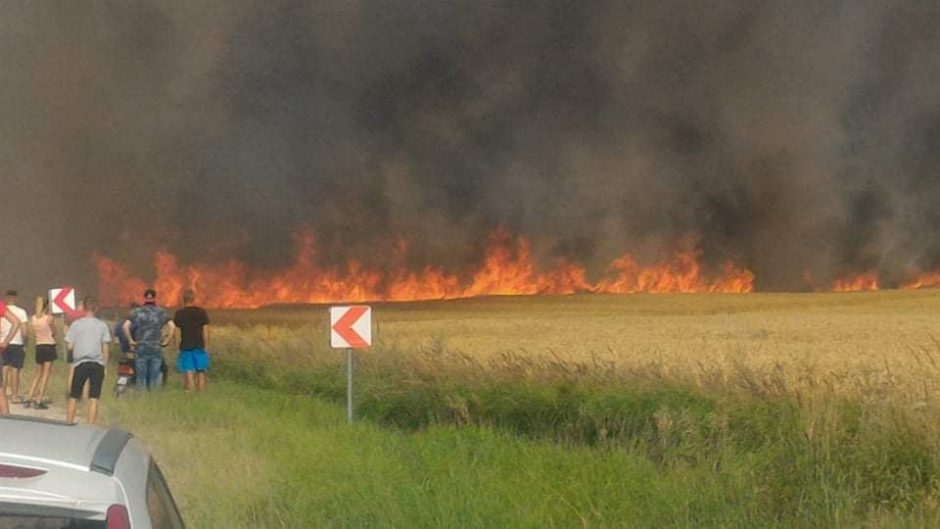 Klaipėdos ugniagesiams – įtemptas metas: apskrityje siautėja ugnis