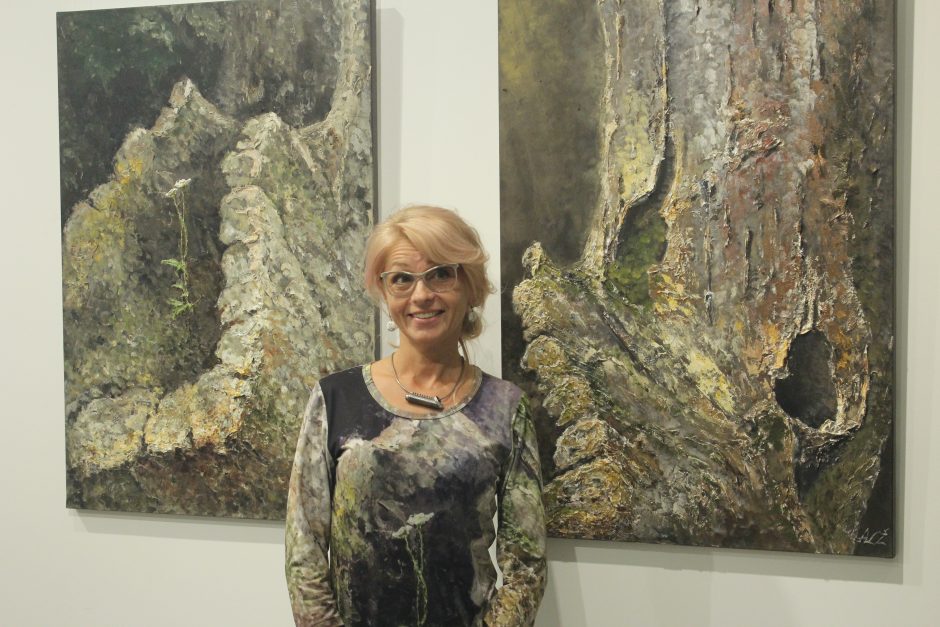 A. Liorančaitės-Žukauskienės tapybos paroda: žmogaus paieškos gamtos lobynuose