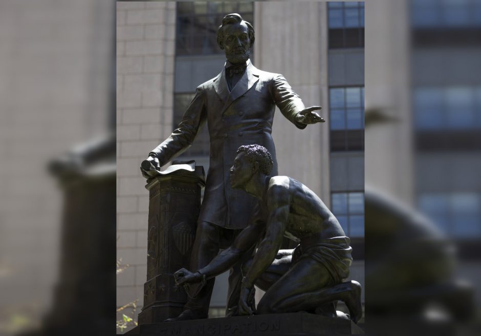 JAV: Bostone nuspręsta demontuoti paminklą prezidentui A. Lincolnui