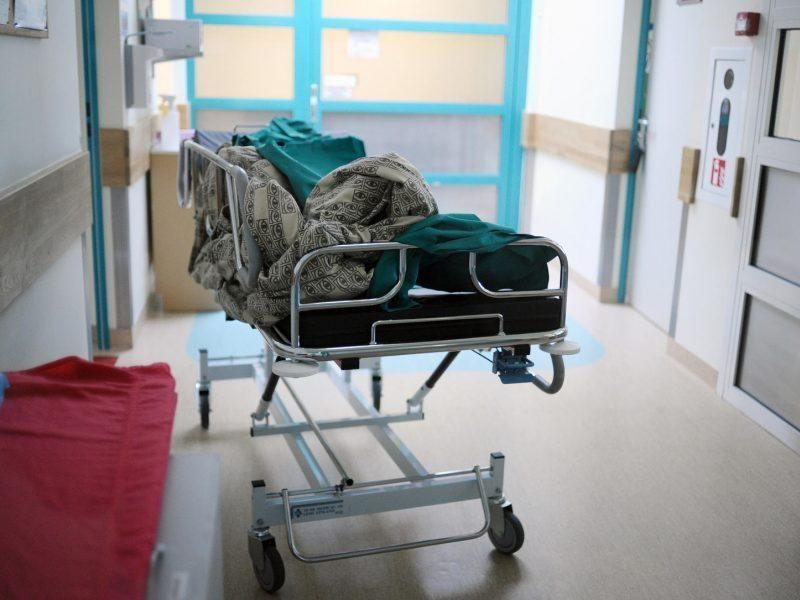 Tauragės rajone dėl durtinės žaizdos į ligoninę atvežta moteris