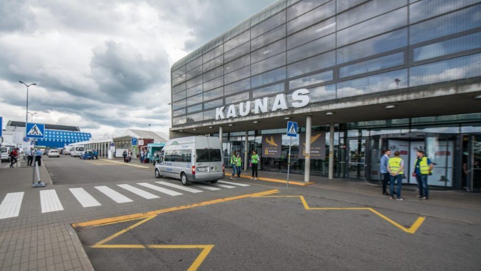 Kauno oro uoste įkliuvo iš Airijos atvykusi lietuvė: pateikė, įtariama, suklastotą COVID pažymėjimą