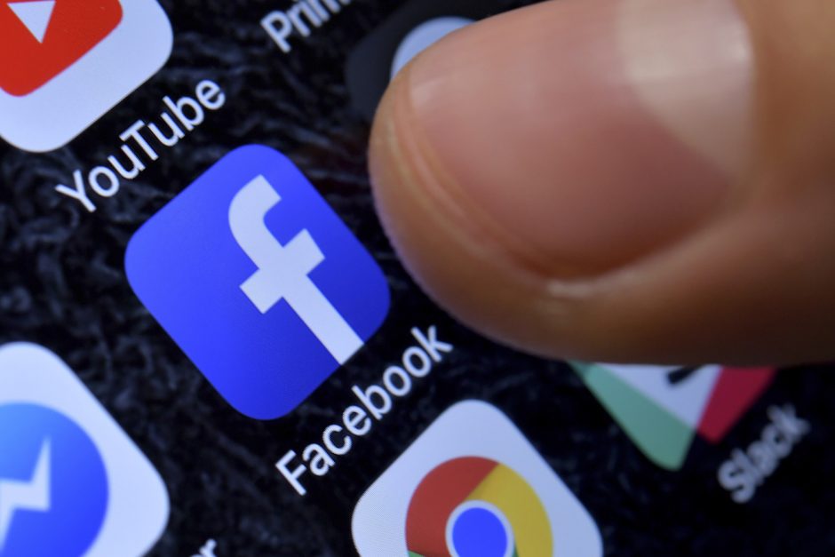 „Facebook“ pripažino: klausėsi „Messenger“ programėle siunčiamų garso įrašų