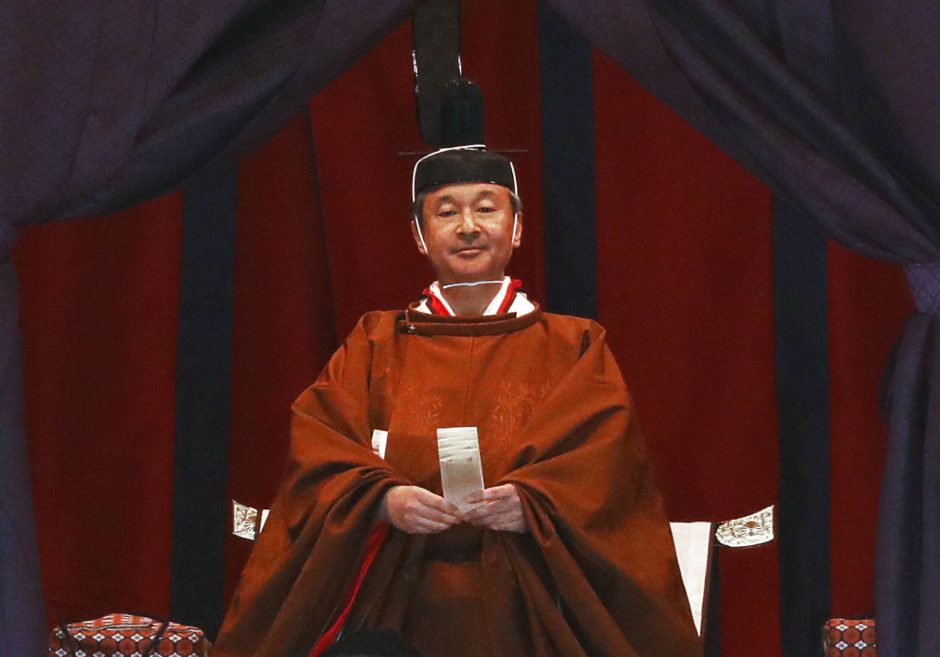 Japonijos imperatorius Naruhitas oficialiai paskelbė įžengęs į sostą