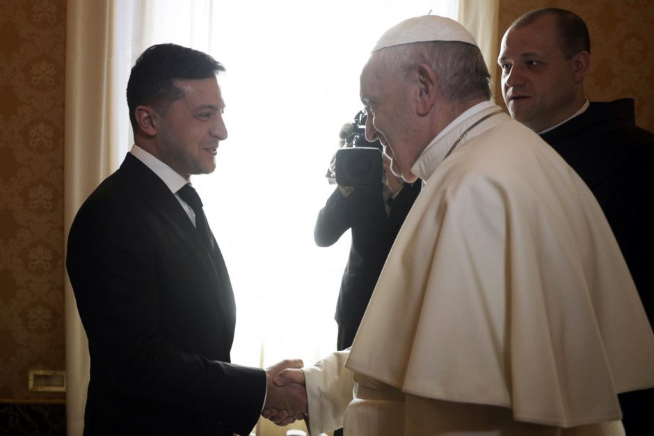 Ukrainos prezidentas susitiko su popiežiumi: kalbėjosi apie konfliktą Rytų Ukrainoje