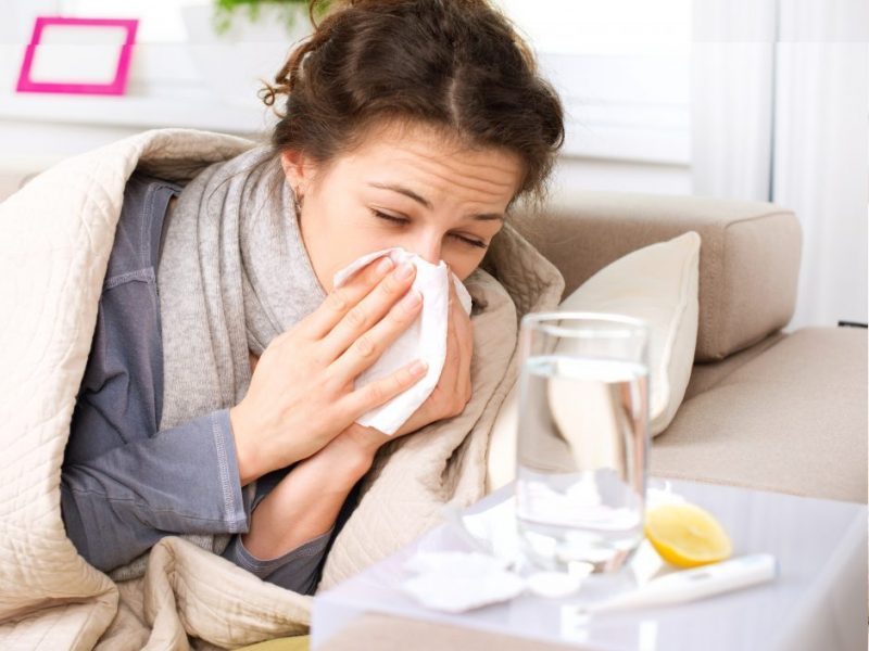 Gripo sezonas: sergančiųjų mažėja, bet atsipalaiduoti dar nevertėtų