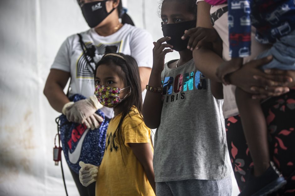 Filipinuose mokyklas ketinama atidaryti tik tada, kai bus sukurta vakcina