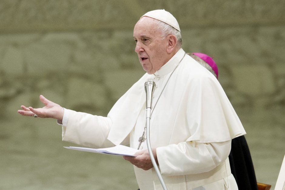 Italijoje prasidėjus kovai dėl valdžios popiežius perspėja dėl kylančio nacionalizmo