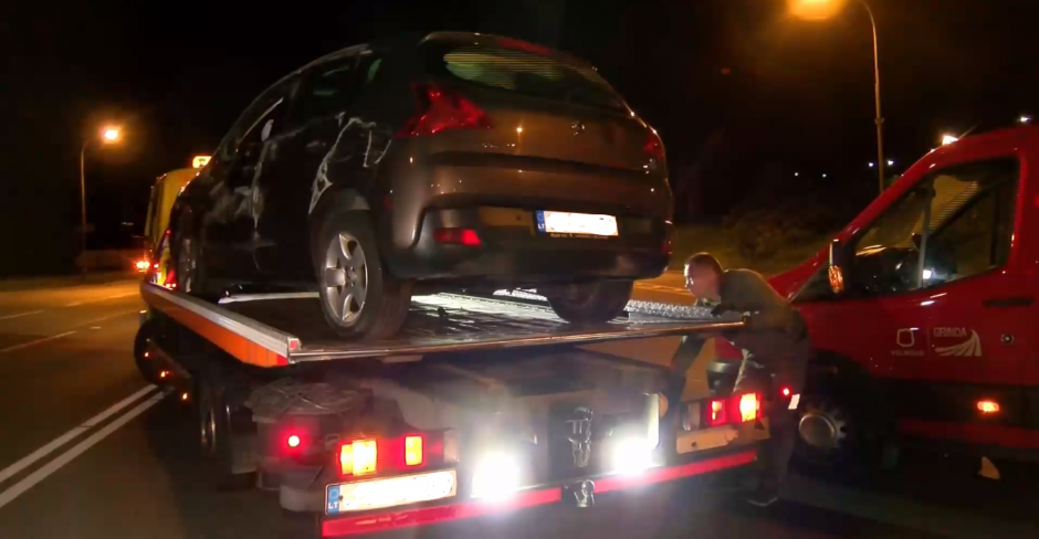 Naktį Vilniuje vertėsi automobilis: 60-metei vairuotojai lūžo ranka