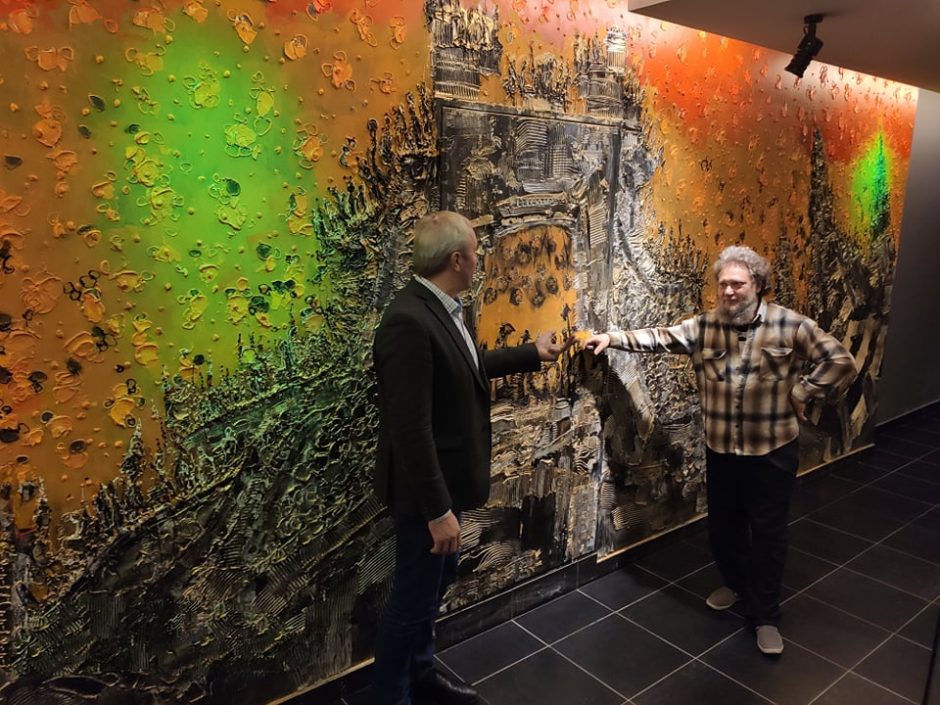 Dailininko V. Vaitkevičiaus dovana teatrui šimtmečio proga – įspūdingo dydžio freska