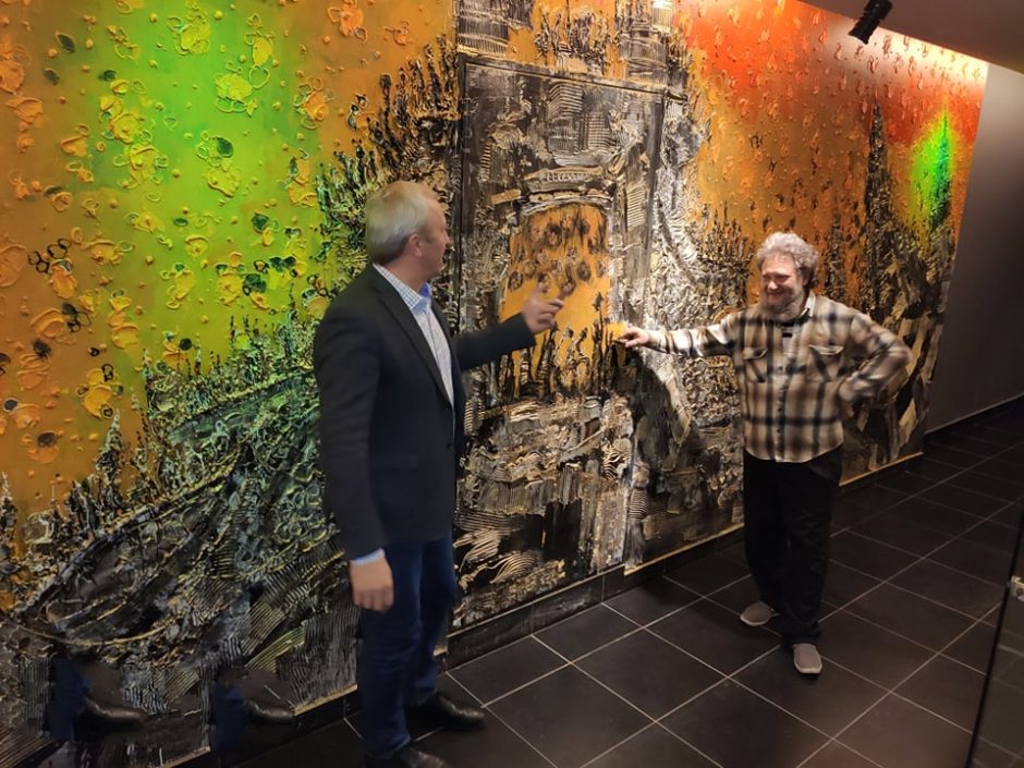 Dailininko V. Vaitkevičiaus dovana teatrui šimtmečio proga – įspūdingo dydžio freska