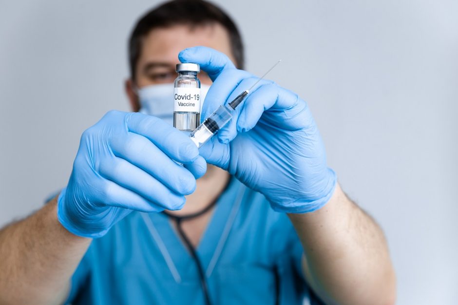 Bahreinas tapo pirmąja šalimi, patvirtinusia „Johnson & Johnson“ vakciną nuo COVID-19