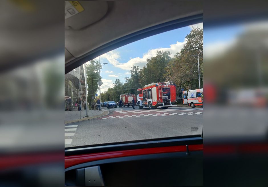 Tragiška avarija Vilniuje: žuvo automobilio partrenktas vyras