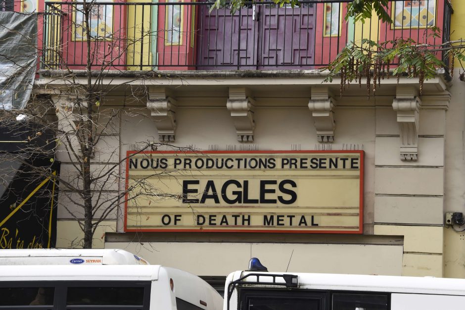 Muzikantai, kurių klausytojai Paryžiuje tapo taikiniu, nutraukia savo koncertus