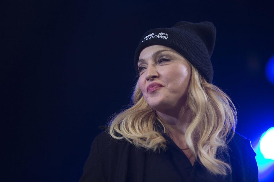 Madonna: negaliu drausti savo vaikams išmėginti narkotikų