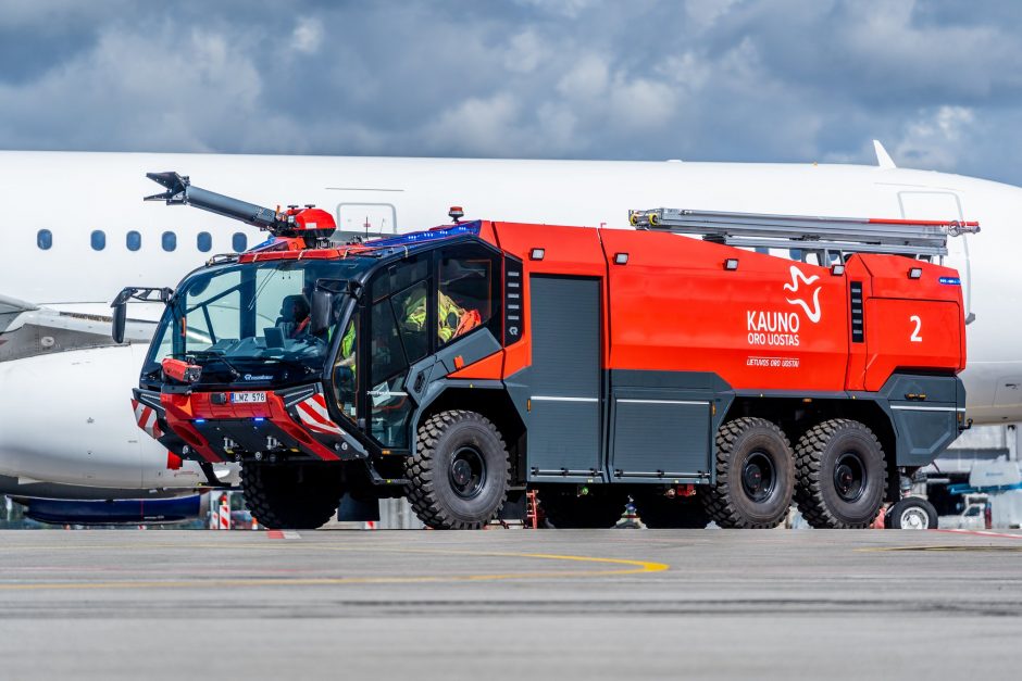 Kauno oro uoste – nauji ugniagesių automobiliai