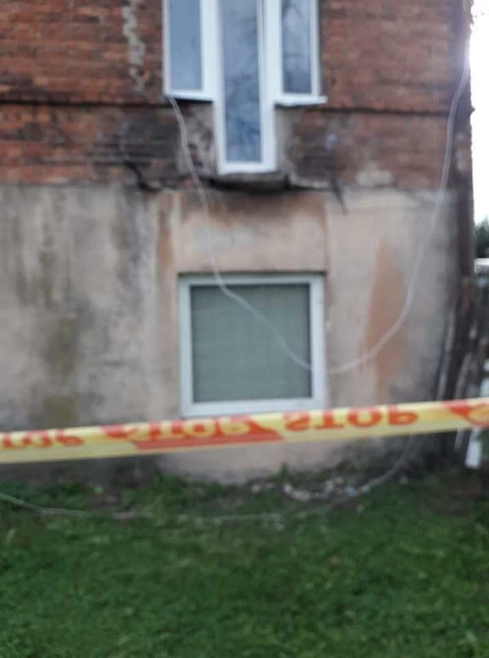 Per plauką nuo tragedijos: nukrito balkonas su žmonėmis (savivaldybės komentaras)