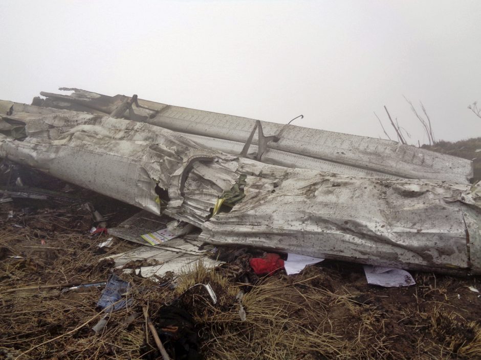 Nepale sudužo ultralengvoji skraidyklė: žuvo pilotas, keleivė sužeista 