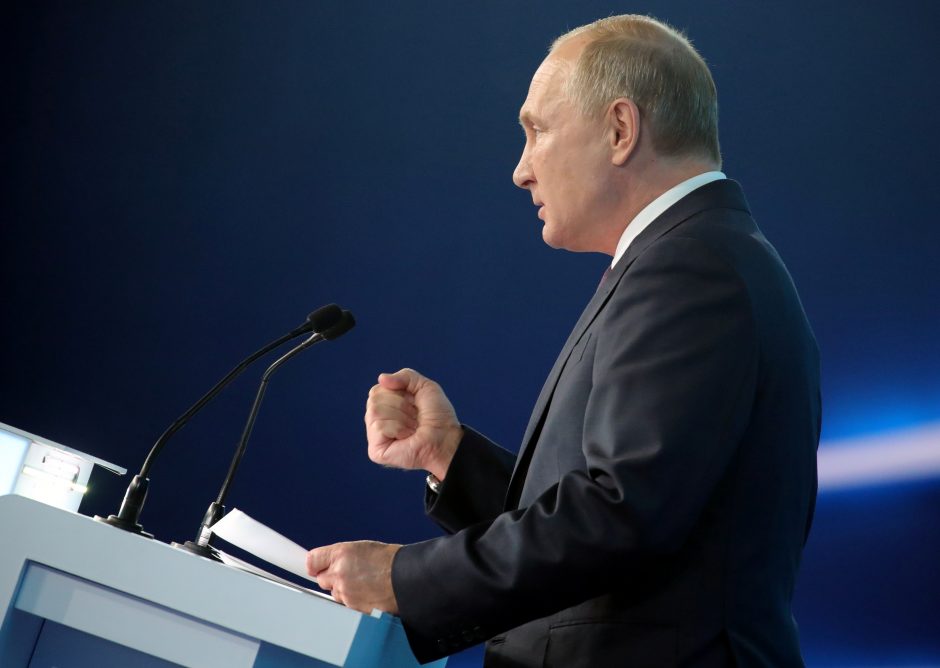 Krizės apimtą Rusijos valdančiąją partiją V. Putinas ragina rodyti iniciatyvą