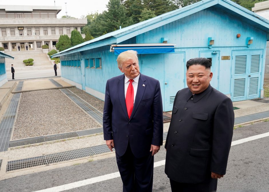D. Trumpas patvirtino turįs informacijos apie Kim Jong Uno sveikatą