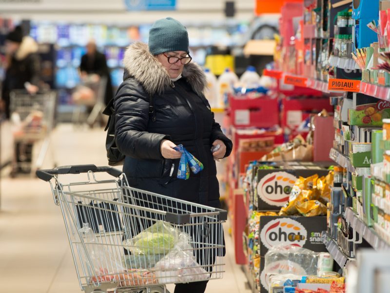 Analizė parodė: pigiausių maisto produktų krepšelis kovą brango