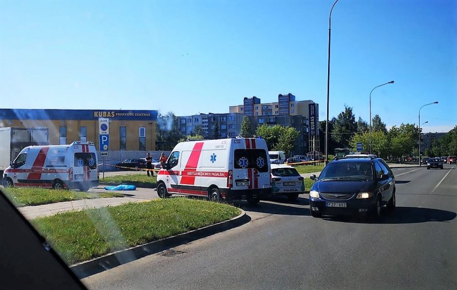Panevėžyje žuvo į krovininį automobilį atsitrenkęs dviratininkas