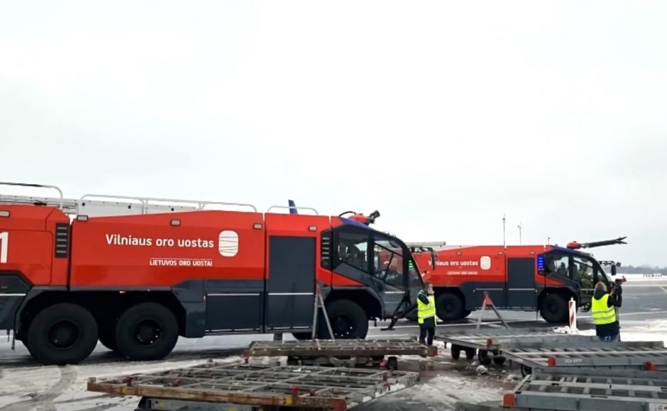 Vilniaus oro uosto ugniagesių darbas – iš arti