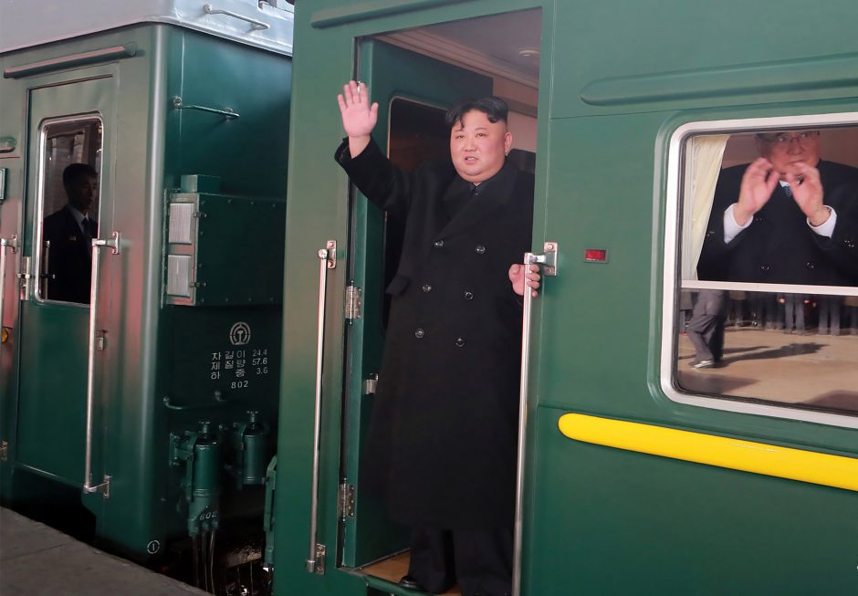 Kim Jong Unas vyksta į susitikimą su D. Trumpu