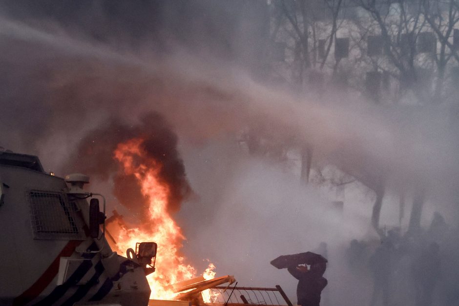 Briuselyje per protestą prieš COVID-19 ribojimus kilo smurtas 