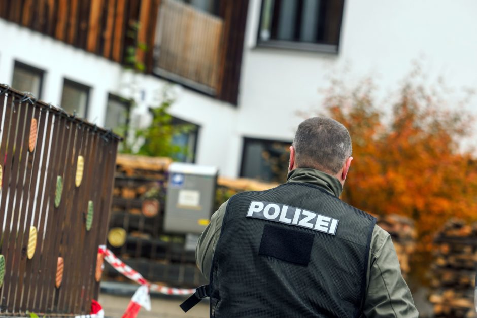 Vokietijoje mirė per reidą sužeistas policininkas